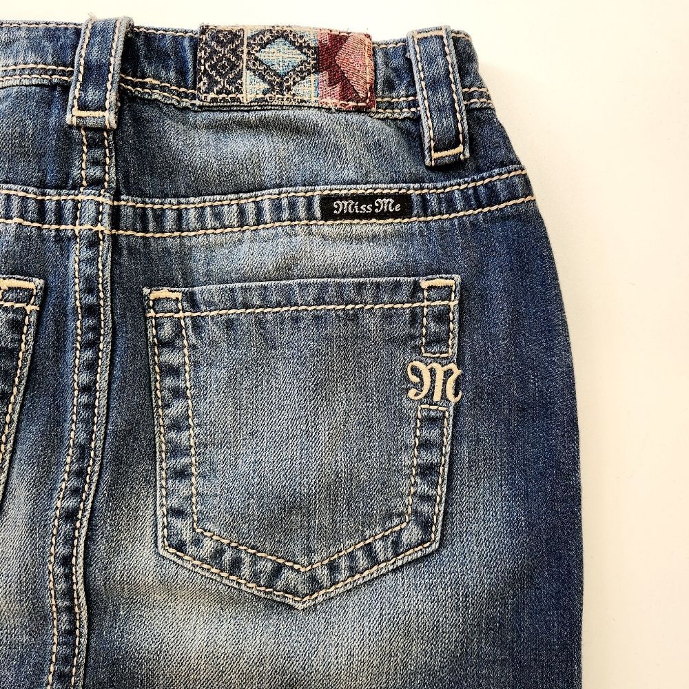 Miss Me High Rise Denim Skirt Southwestern Aztec Embroidered Border Size 25 - Picture 5 of 12